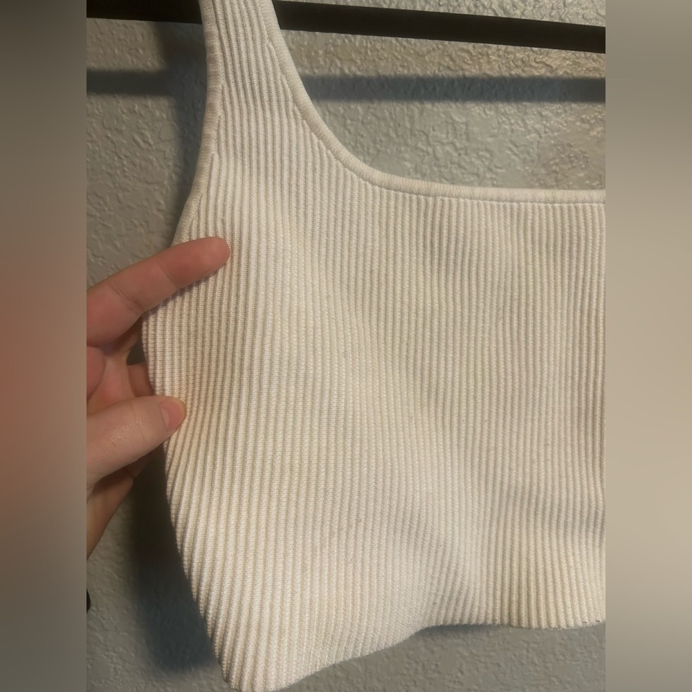 Aritzia babaton sculpt knit tank - Picture 3 of 6